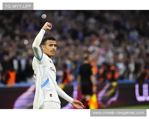 格林伍德点球破门，成马赛队史首位前66场进43球球员