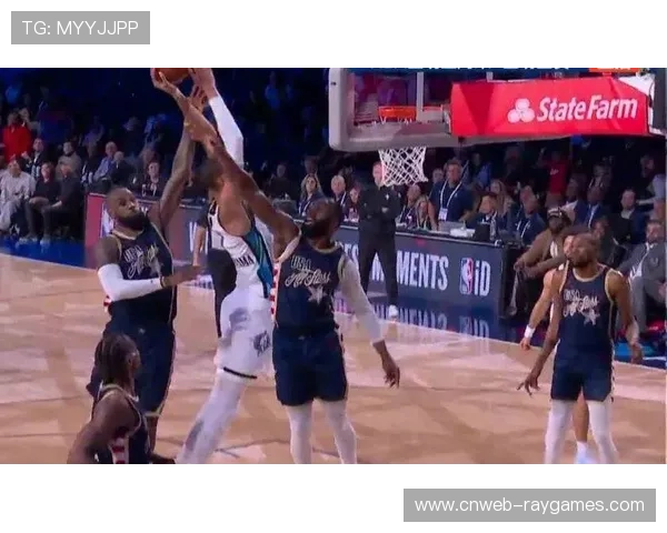 全明星正赛精彩瞬间:文班亚马与伦纳德真刀真枪对抗 全明星正赛精彩瞬间:文班亚马与伦纳德真刀真枪对抗